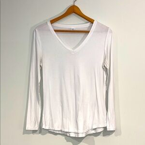 OLD NAVY Luxe Long Sleeve V-Neck Shirt White Basic Classic Women’s Small